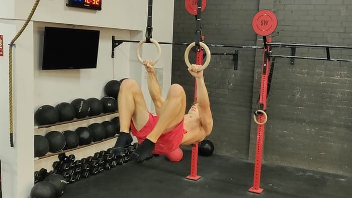 Tucked back lever a pica en anillas - Ejercicio nivel intermedio